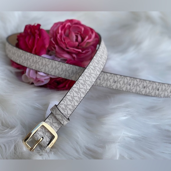 Michael Kors Women's Vanilla Belt - Picture 3 of 13